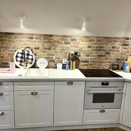 Apartamenty Kamienica Arte 5 Устка Екстер'єр фото